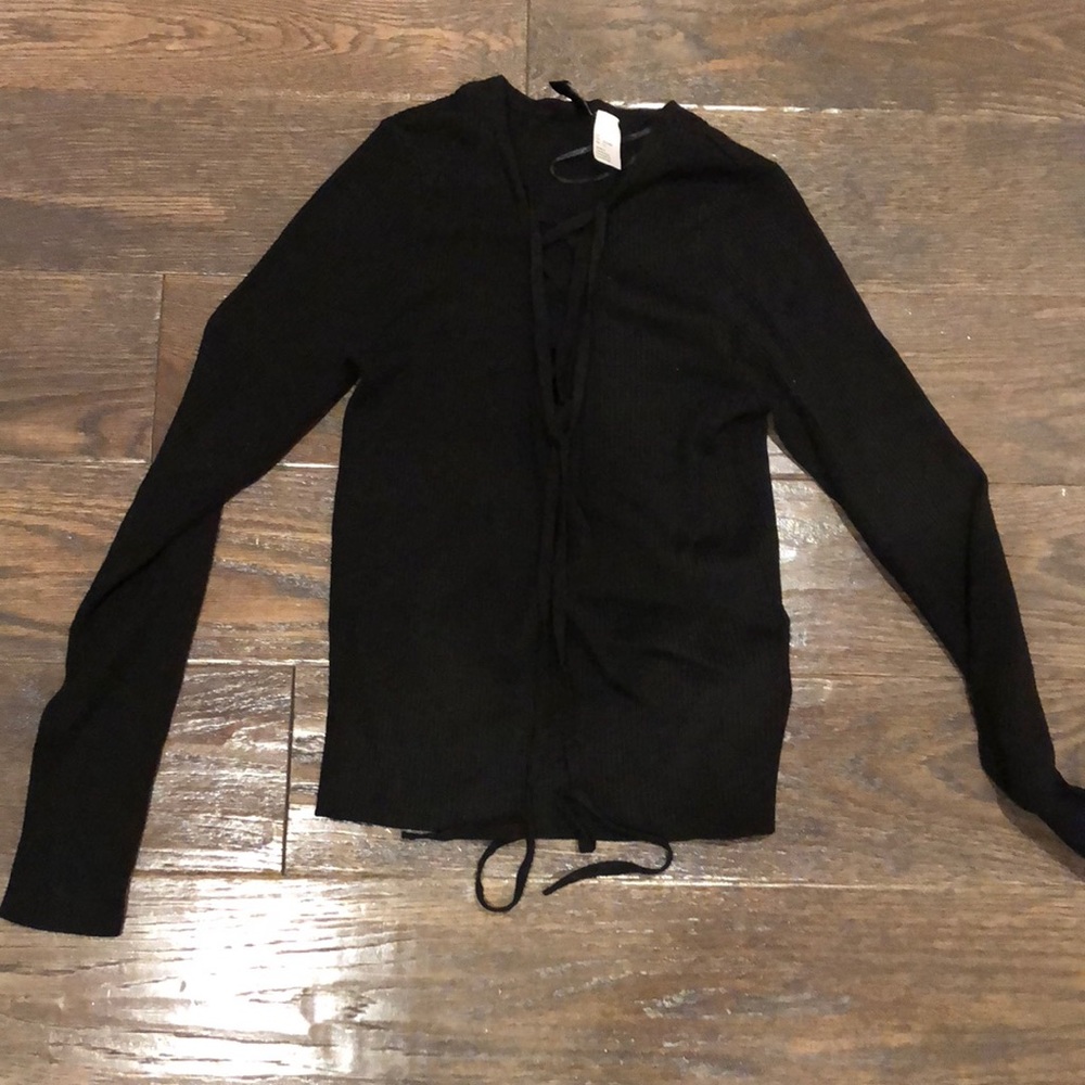 Black long sleeve ribbed shirt